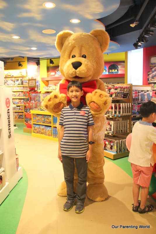 hamleys giant unicorn
