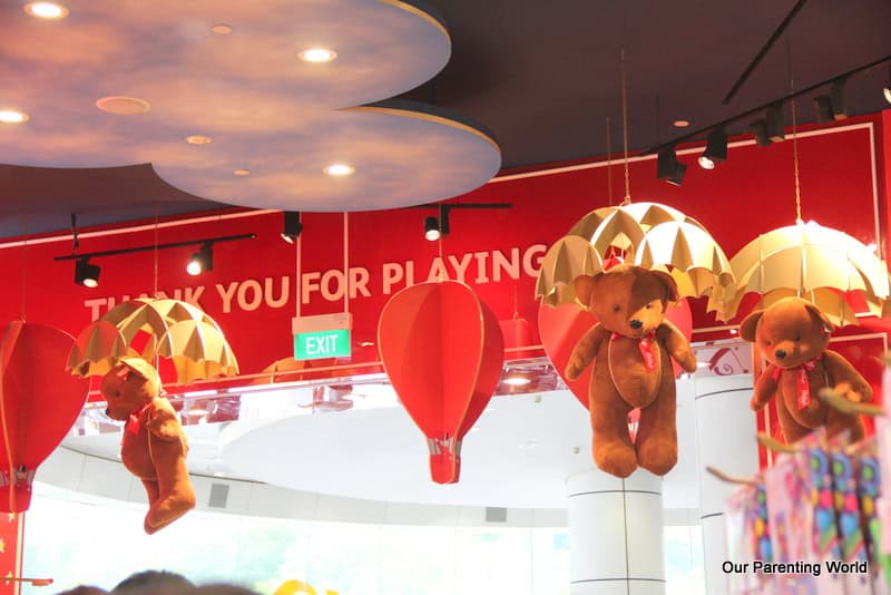 hamleys giant unicorn