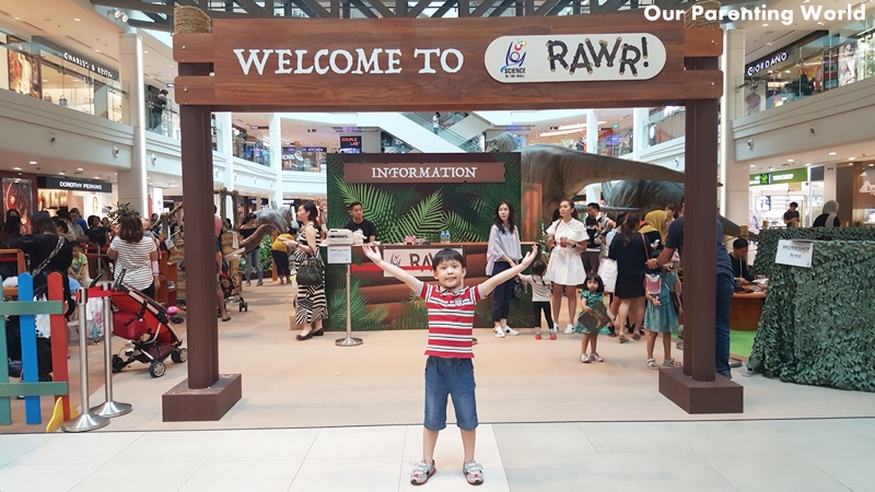 “RAWR! Dinosaurs Unearthed” Animatronic Dinosaur Exhibition at Plaza Singapura!